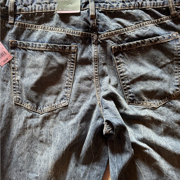 Target Women's Cropped Jeans in Washed Blue - Picture 8 of 8